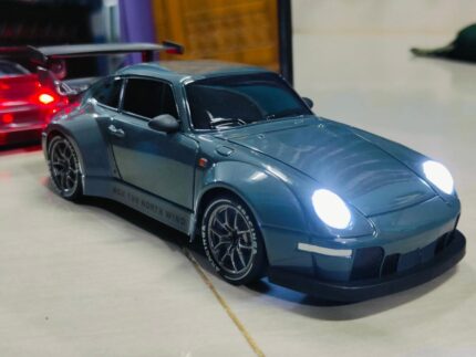 Porsche 911 (1:24)